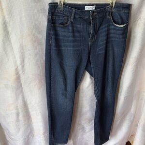 Stylish Dark Indigo Skinny Jeans for Men